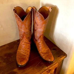 WOW FULL QUILL LUCCHESE OSTRICH BOOTS!  Great condition.
